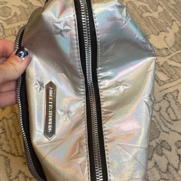 Aimee Kestenberg Quilted Makeup Bag silver with stars - Picture 3 of 8